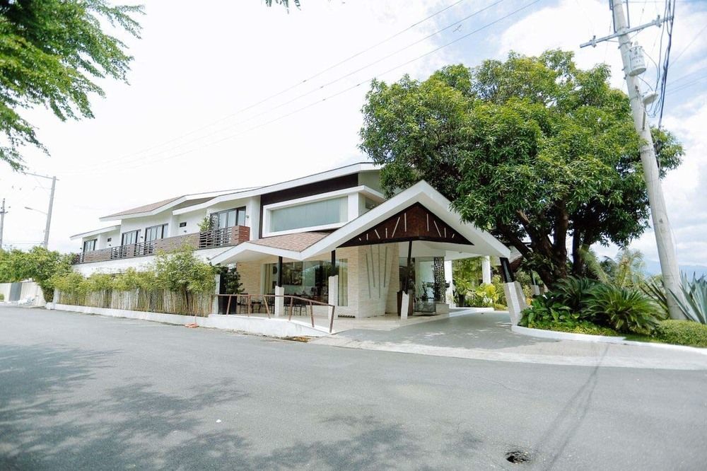 Segara Suites Olongapo Exterior photo