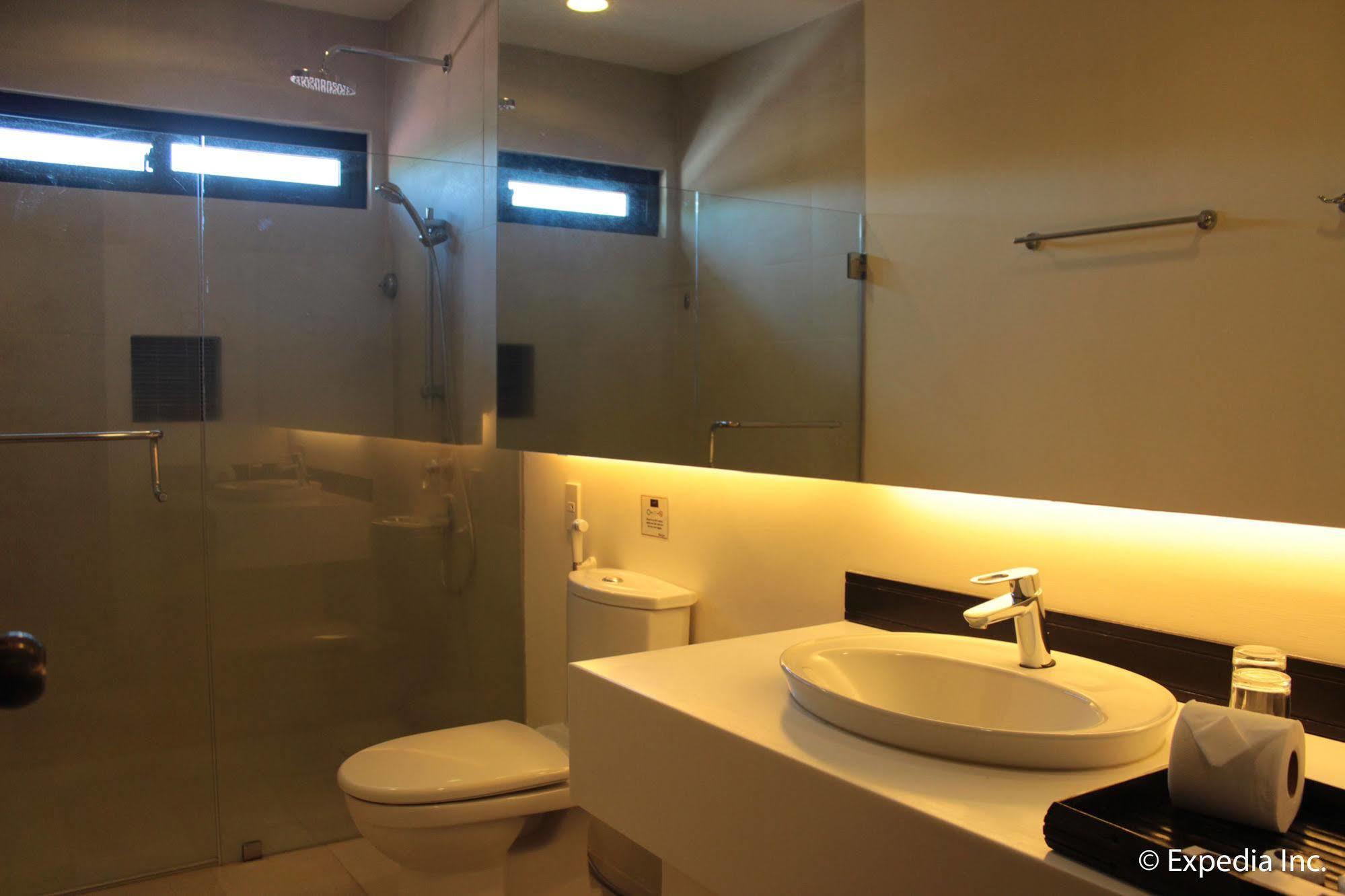 Segara Suites Olongapo Exterior photo